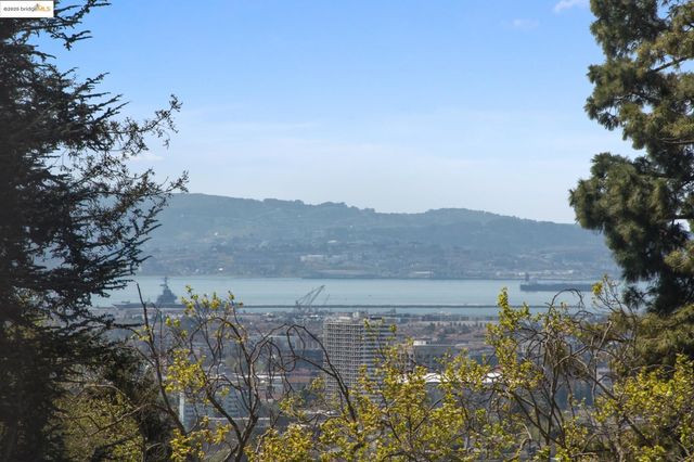 44 Farragut Ave, Piedmont, CA 94610