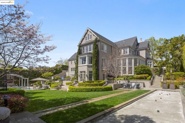 44 Farragut Ave, Piedmont, CA 94610