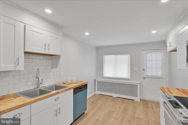 1018 E CENTRE ST, Mahanoy City, PA 17948