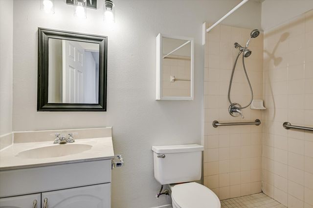 305 Regatta CT, Lakeway, TX 78734