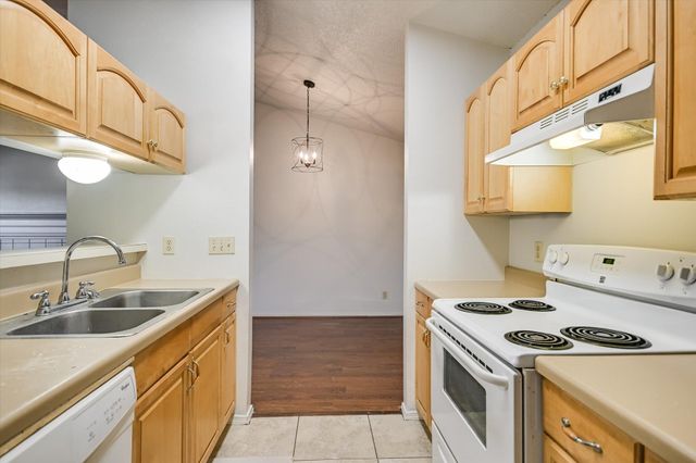 305 Regatta CT, Lakeway, TX 78734