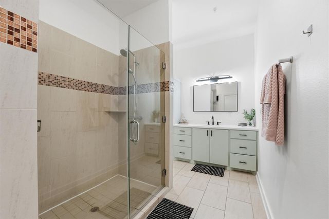 806 Jackson Hill Street 201, Houston, TX 77007
