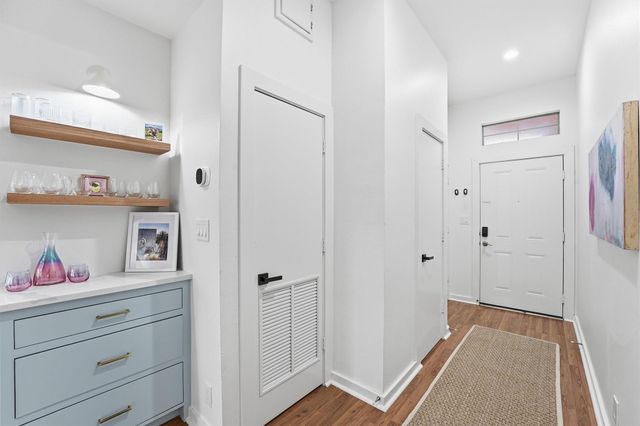 806 Jackson Hill Street 201, Houston, TX 77007