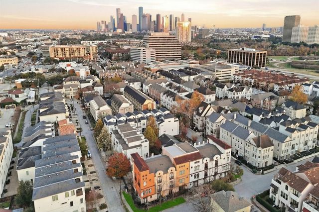 806 Jackson Hill Street 201, Houston, TX 77007