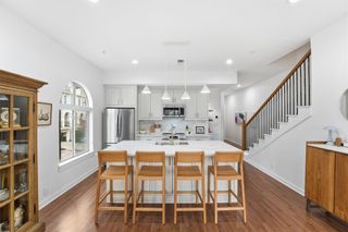 806 Jackson Hill Street 201, Houston, TX 77007