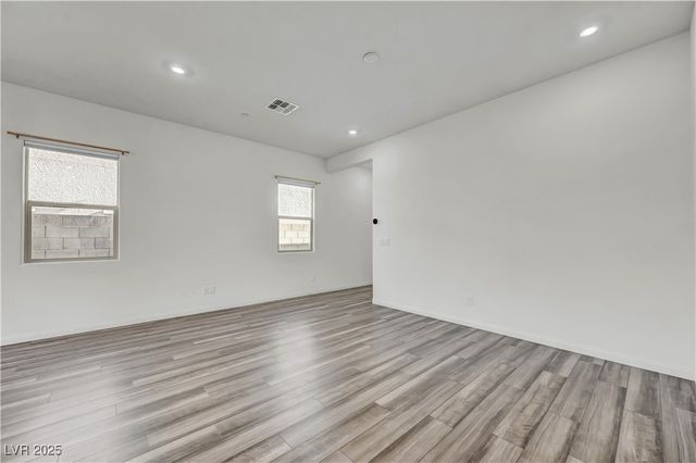 11828 Black Canary Avenue, Las Vegas, NV 89138