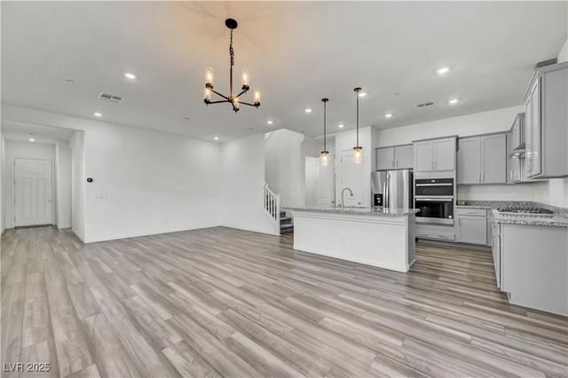 11828 Black Canary Avenue, Las Vegas, NV 89138