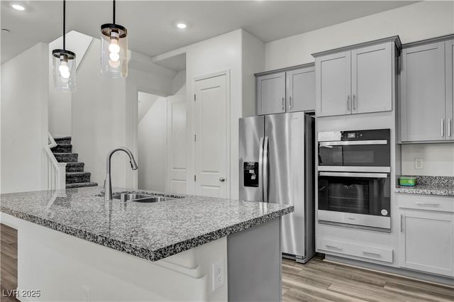 11828 Black Canary Avenue, Las Vegas, NV 89138