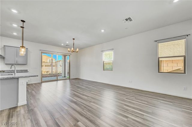 11828 Black Canary Avenue, Las Vegas, NV 89138