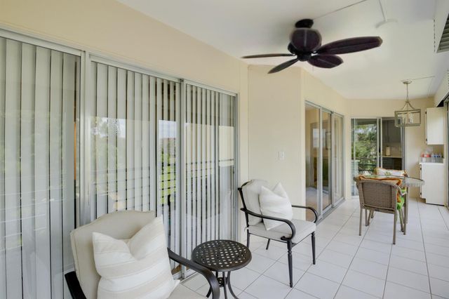 3810 Via Poinciana 401, Lake Worth, FL 33467