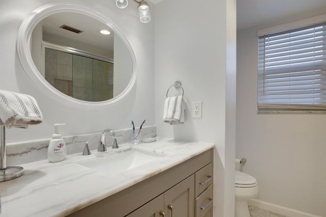3810 Via Poinciana 401, Lake Worth, FL 33467