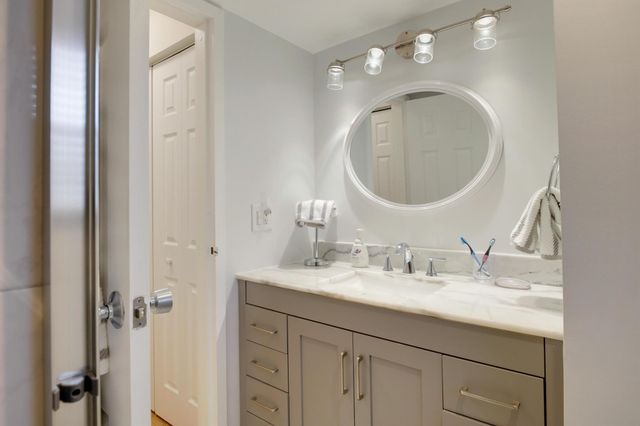 3810 Via Poinciana 401, Lake Worth, FL 33467