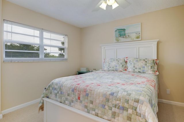 3810 Via Poinciana 401, Lake Worth, FL 33467
