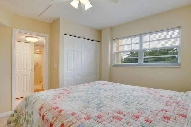 3810 Via Poinciana 401, Lake Worth, FL 33467