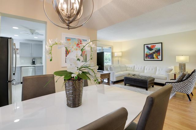 3810 Via Poinciana 401, Lake Worth, FL 33467