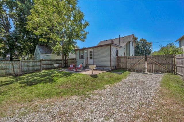 1007 Lake Avenue, Elyria, OH 44035