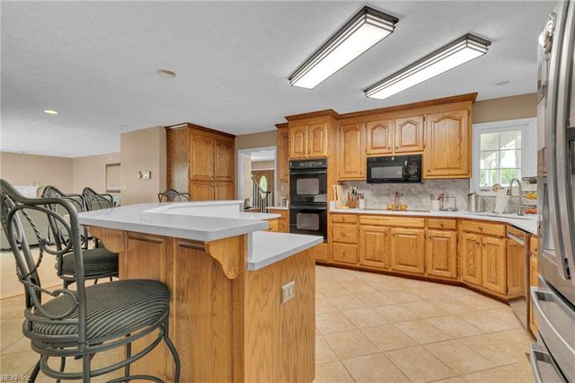 23080 Quail Covey CT, Carrollton, VA 23314