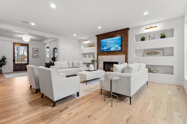 734 Shawnee Woods Road, Medina, MN 55340