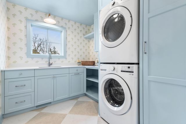 734 Shawnee Woods Road, Medina, MN 55340