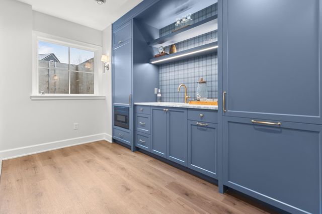 734 Shawnee Woods Road, Medina, MN 55340