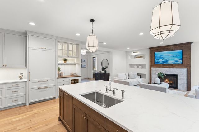 734 Shawnee Woods Road, Medina, MN 55340