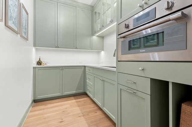 734 Shawnee Woods Road, Medina, MN 55340