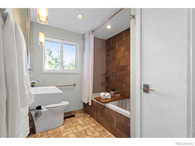 9325 Anhawa Avenue, Longmont, CO 80503