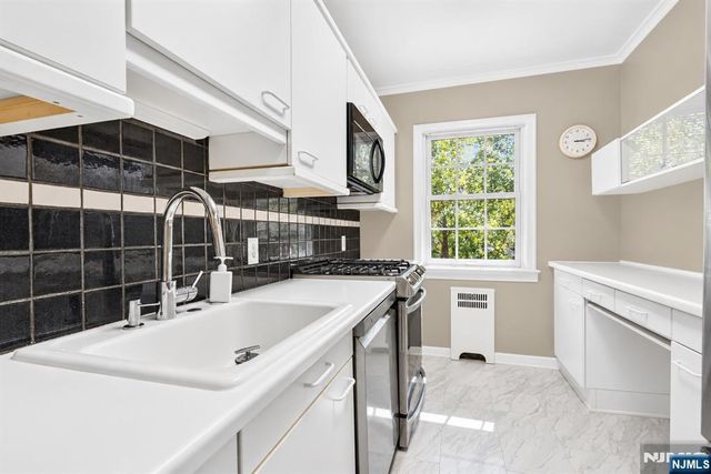 185 E Palisade Avenue D11B, Englewood, NJ 07631