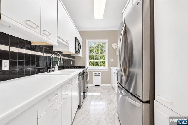 185 E Palisade Avenue D11B, Englewood, NJ 07631