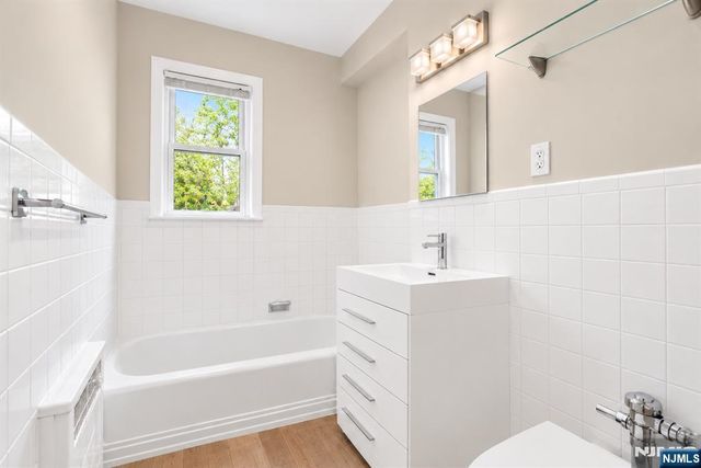 185 E Palisade Avenue D11B, Englewood, NJ 07631