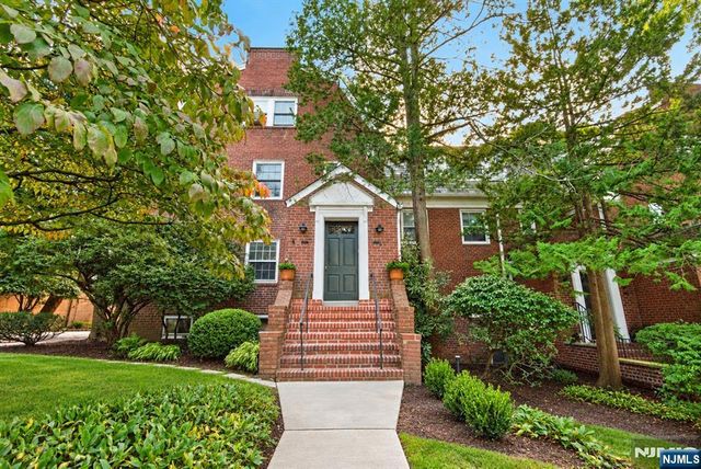 185 E Palisade Avenue D11B, Englewood, NJ 07631