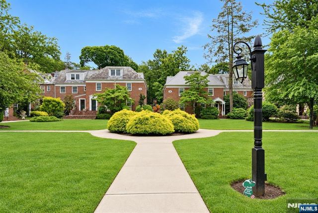 185 E Palisade Avenue D11B, Englewood, NJ 07631
