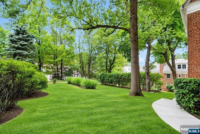 185 E Palisade Avenue D11B, Englewood, NJ 07631