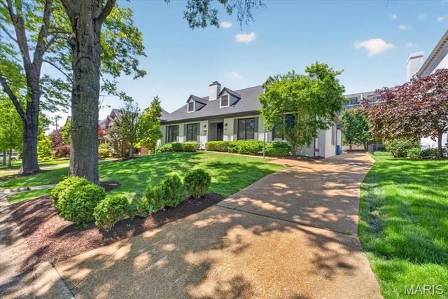 125 Crandon Drive, St Louis, MO 63105