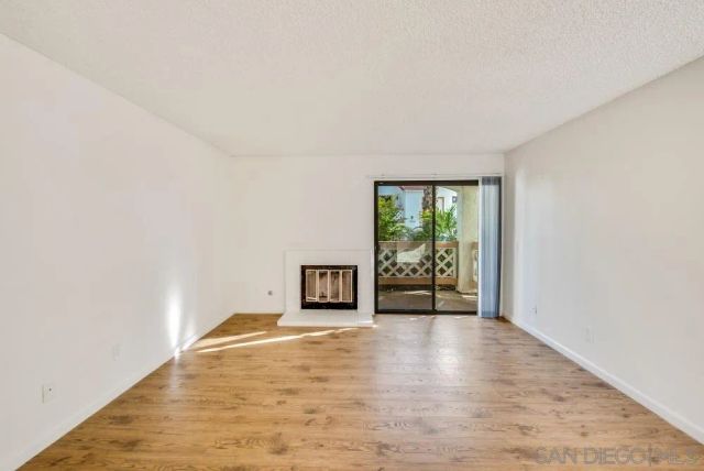 9489 Fairgrove Ln 103, San Diego, CA 92129
