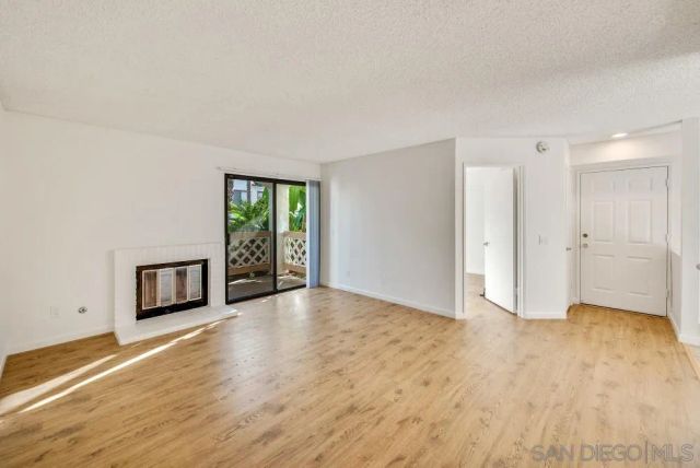 9489 Fairgrove Ln 103, San Diego, CA 92129