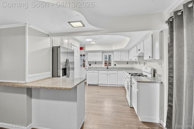32260 Oscoda Court, Westland, MI 48186