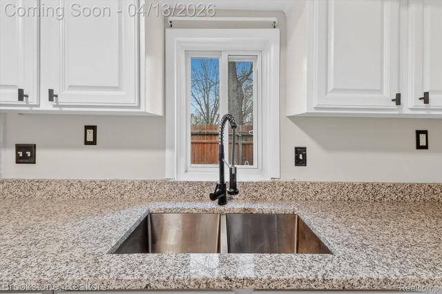 32260 Oscoda Court, Westland, MI 48186