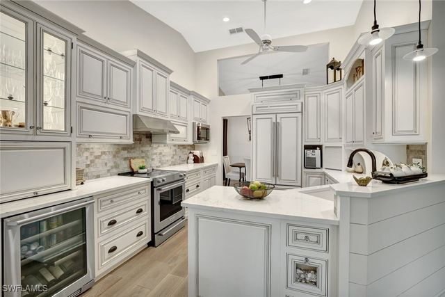 2540 Talon CT 504, Naples, FL 34105