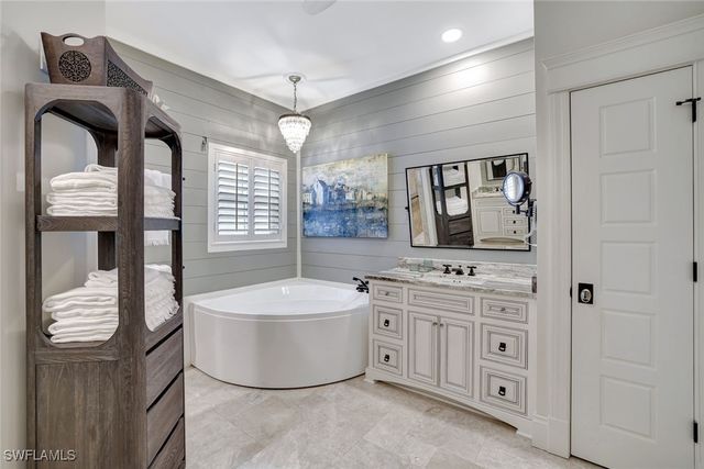 2540 Talon CT 504, Naples, FL 34105