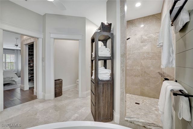 2540 Talon CT 504, Naples, FL 34105