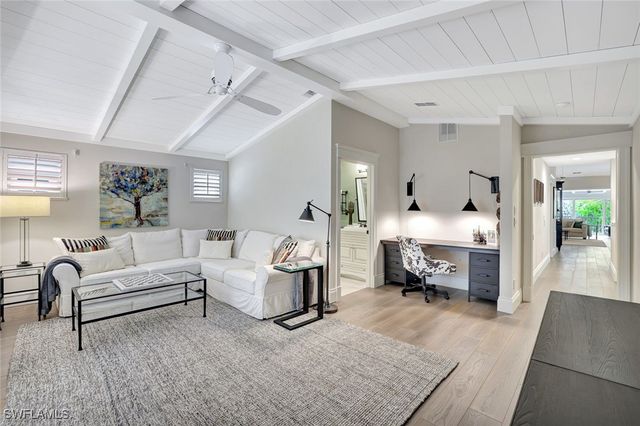 2540 Talon CT 504, Naples, FL 34105