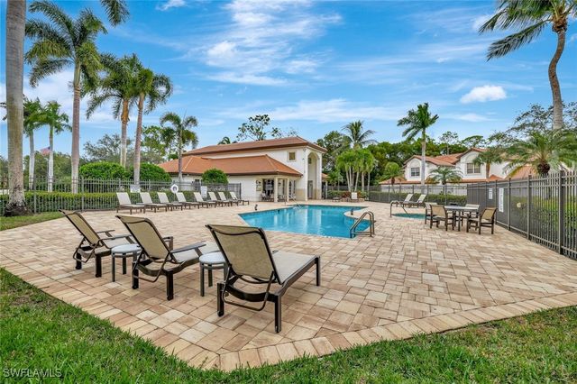 2540 Talon CT 504, Naples, FL 34105
