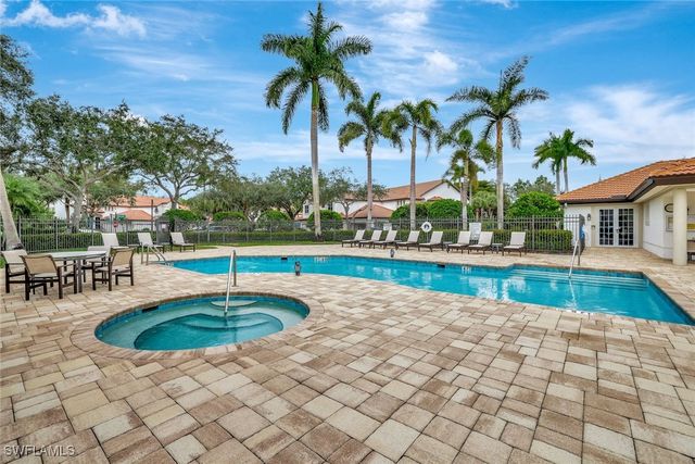 2540 Talon CT 504, Naples, FL 34105