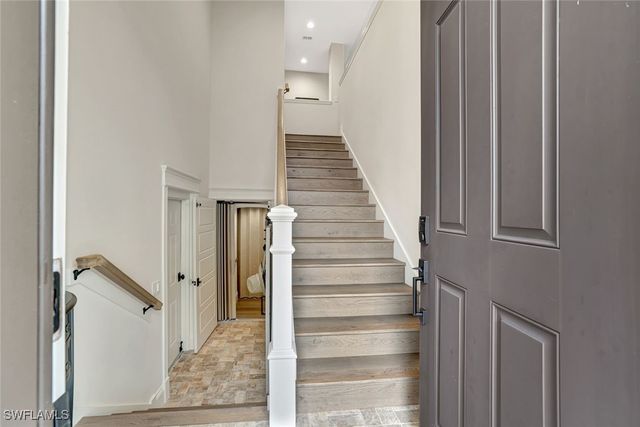 2540 Talon CT 504, Naples, FL 34105