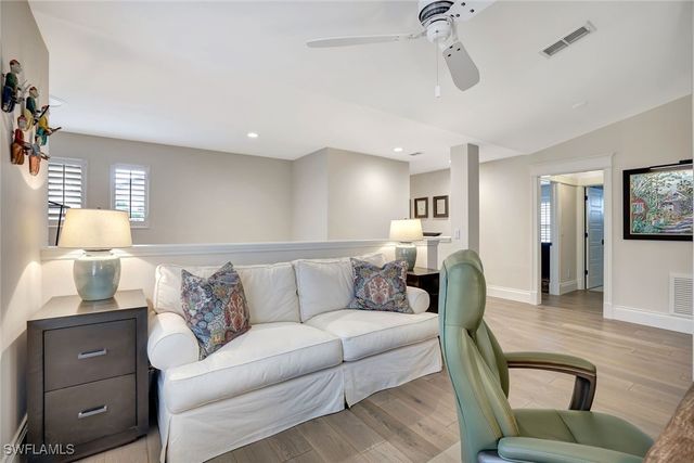 2540 Talon CT 504, Naples, FL 34105