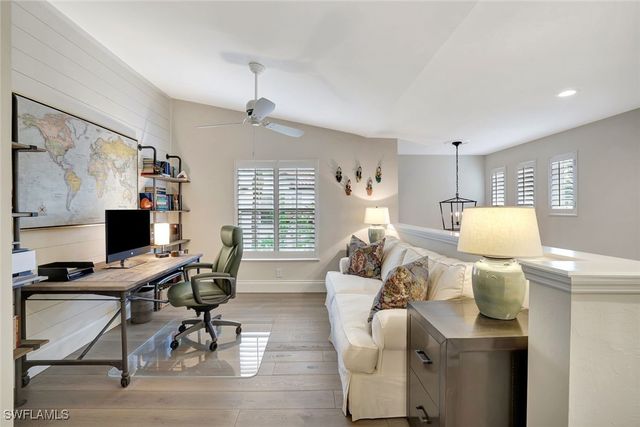 2540 Talon CT 504, Naples, FL 34105