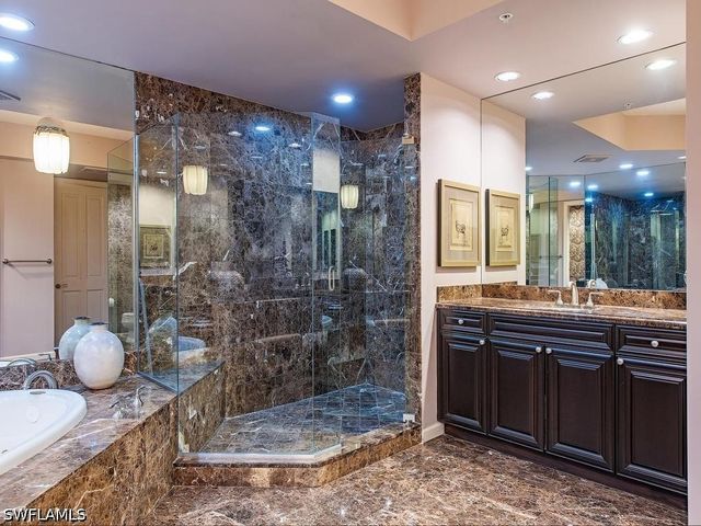8787 Bay Colony DR 302, Naples, FL 34108