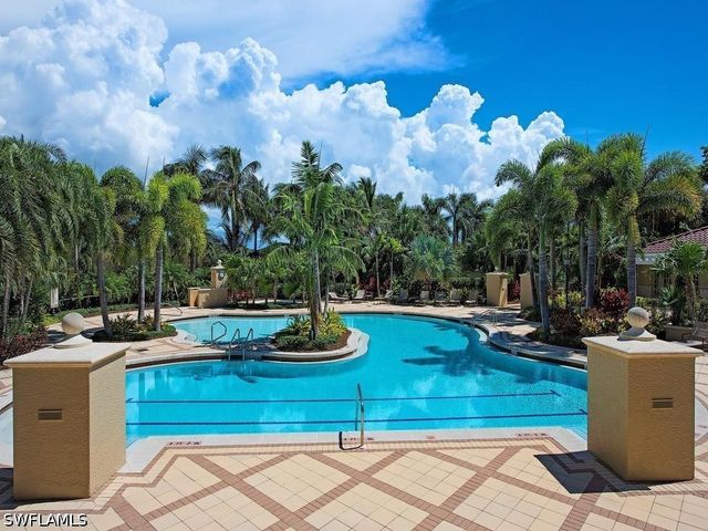 8787 Bay Colony DR 302, Naples, FL 34108