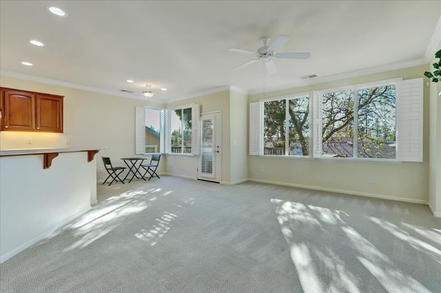 225 Mallard Dr, Grass Valley, CA 95945